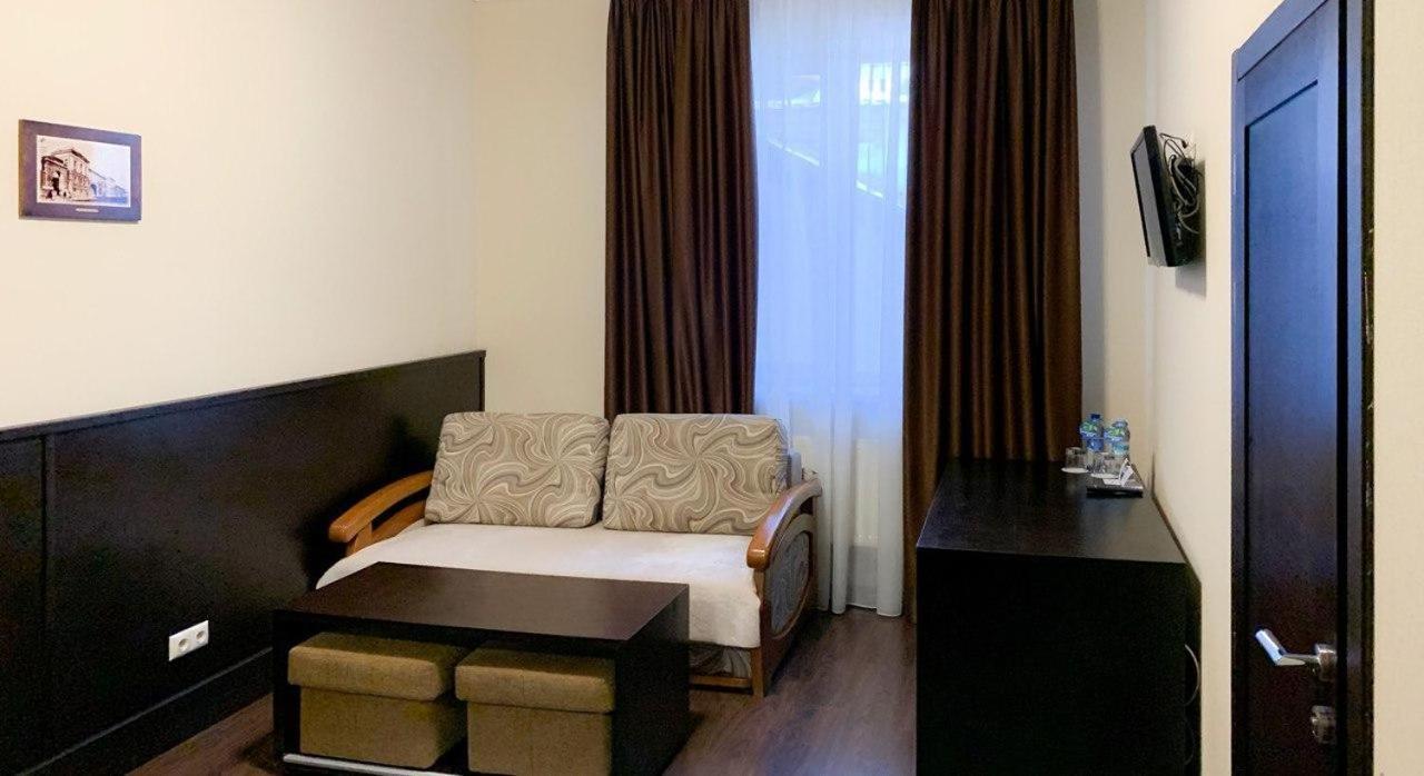 Etoile Hotel Kharkiv Exterior photo